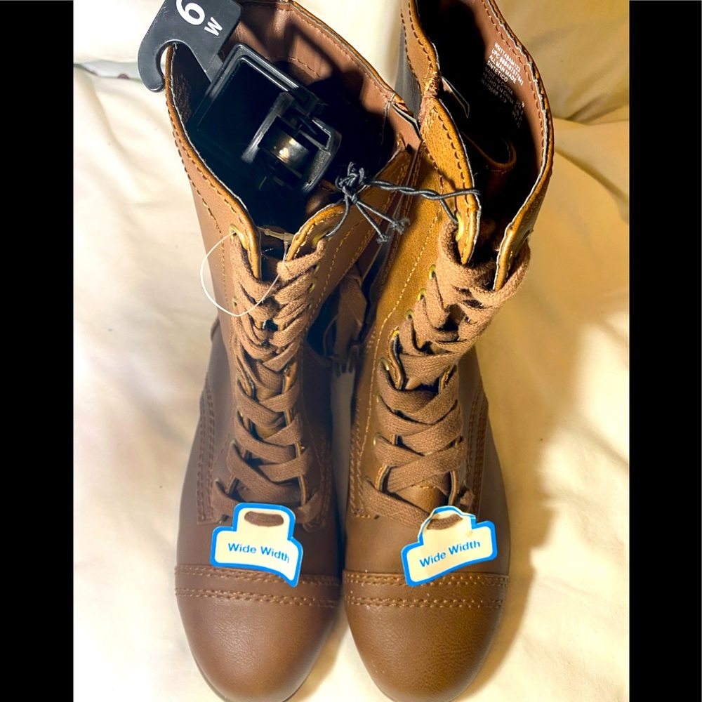Time and Tru boots NWT